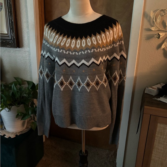 crown & ivy Sweaters - Women’s sweater size L